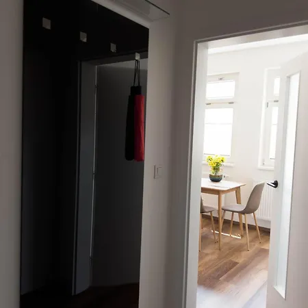 App. Tb / Centrum ברנו